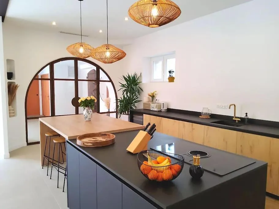 Villa 4 Etoiles, 300M2, 700 M Plage, 5 Min Du Centre Saint-Raphael