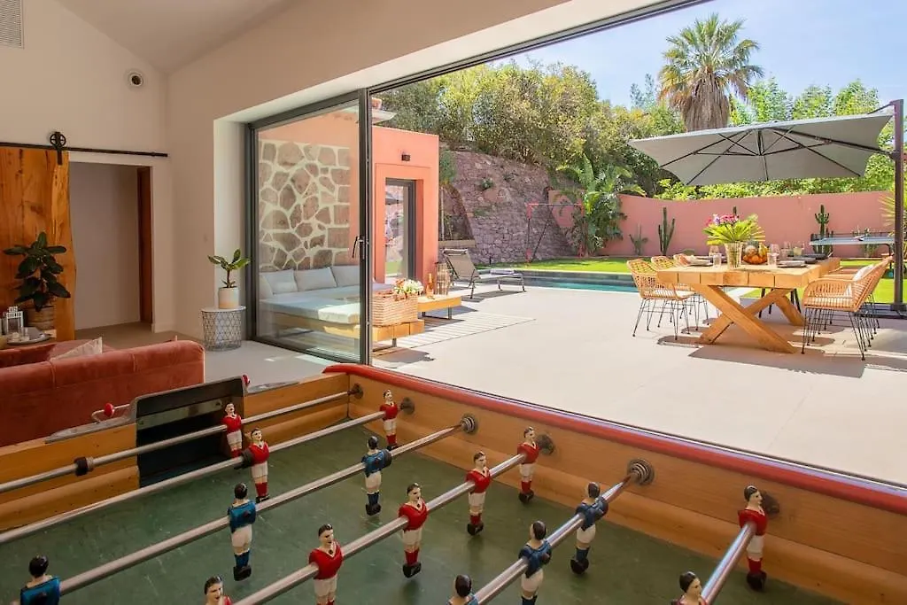 Villa 4 Etoiles, 300M2, 700 M Plage, 5 Min Du Centre Saint-Raphael