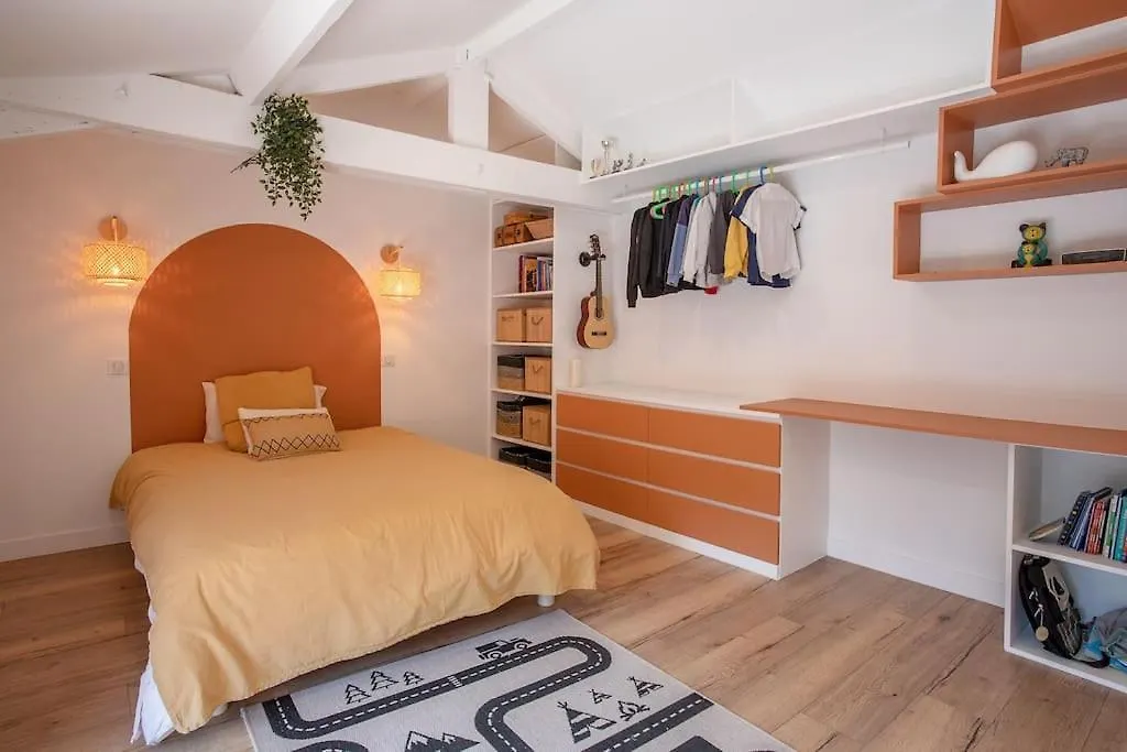 Villa 4 Etoiles, 300M2, 700 M Plage, 5 Min Du Centre Saint-Raphael